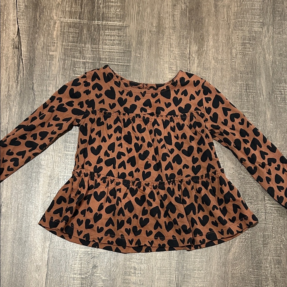 Carter's Rust Top with Black Heart Design